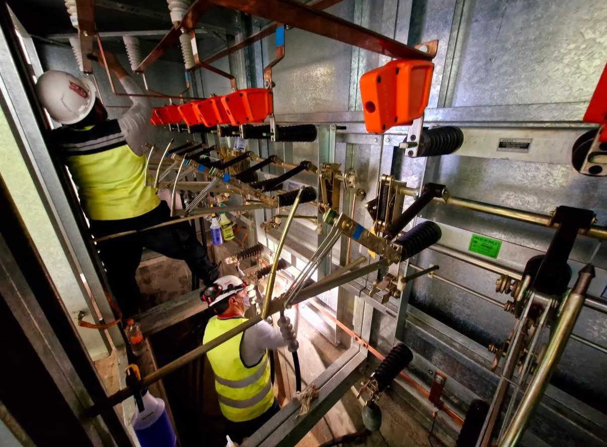 Mantenimiento de Transformadores y Subestaciones Eléctricas